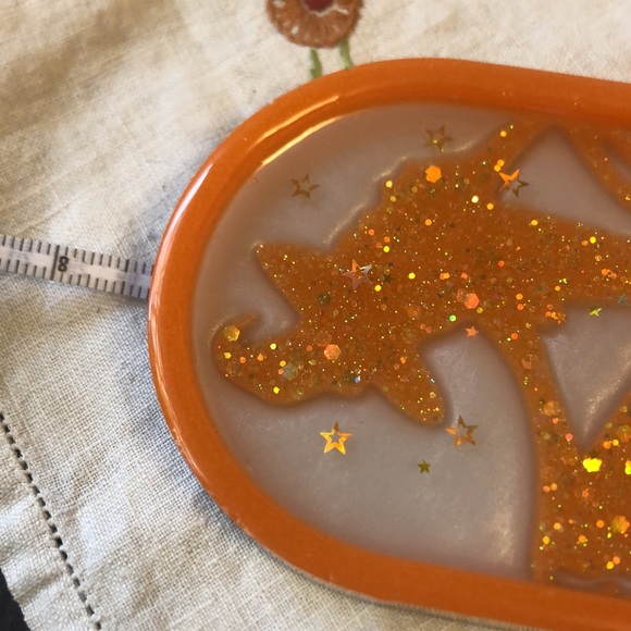 Handmade resin witch tray - Picture 5 of 5